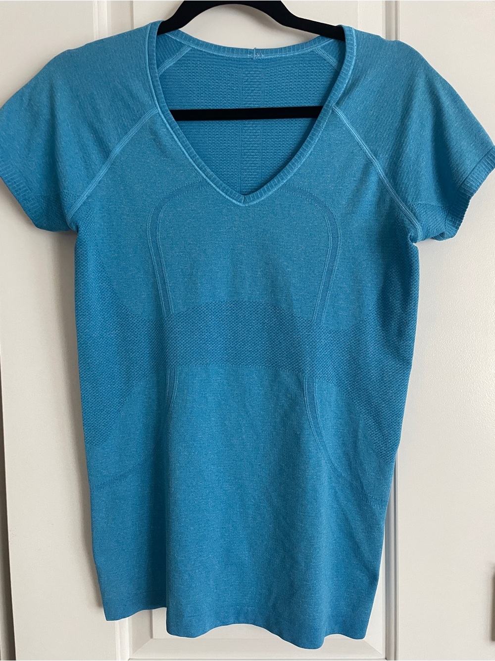 Blue Lululemon Short Sleeve - EUC - 8